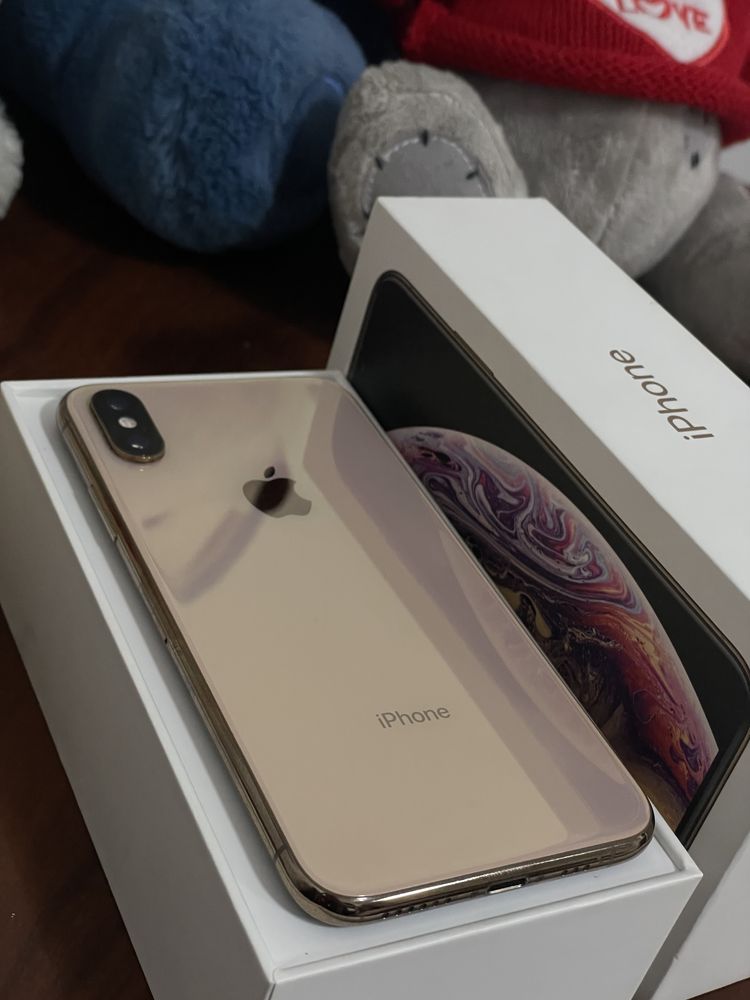 iPhone XS 256gb 100 000тг