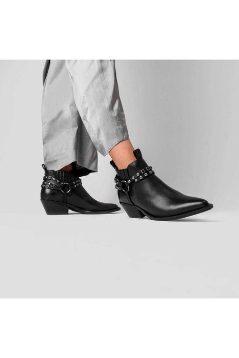 Bronx оригинални нови кожени боти