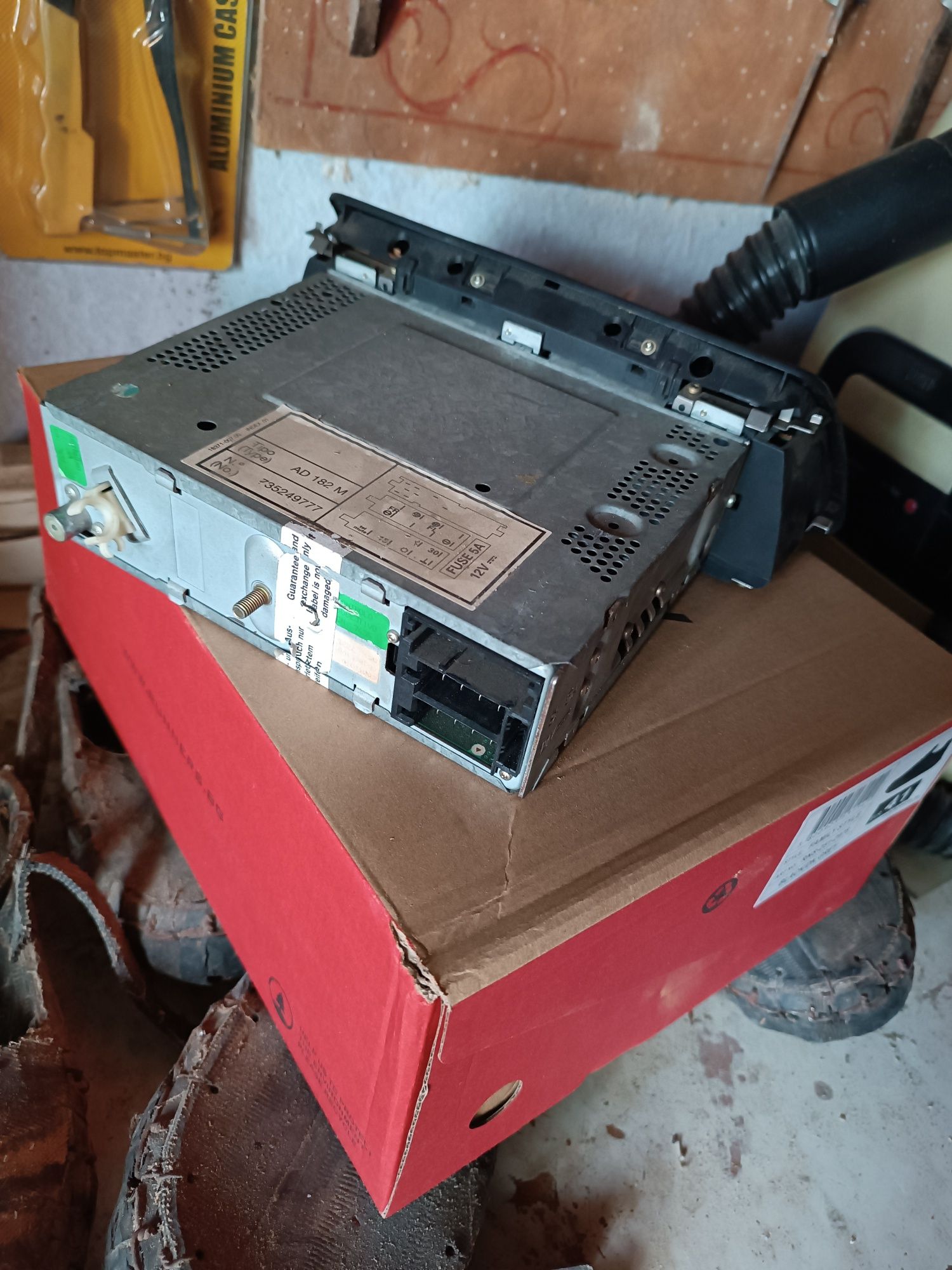 Продавам оригинално CD AM182М за Фиат Брава