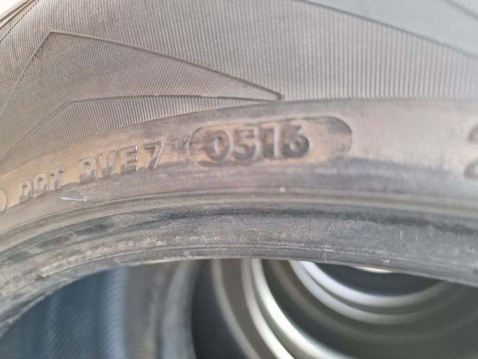 Anvelope 275/40R19 marca Vredestein, DOT 2016 ,8 mm