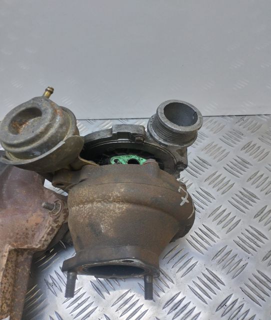 Turbina  Turbo Turbosuflanta 2.4D 8653146 Volvo XC70 a 2-a generatie