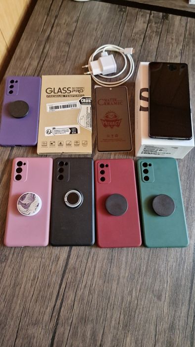 Vând Samsung S20 FE