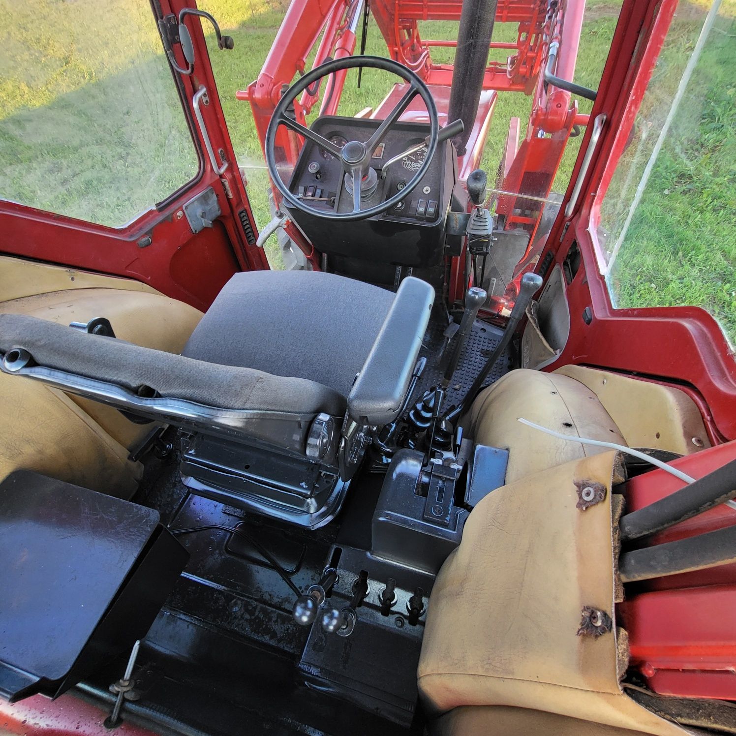 International 745XL