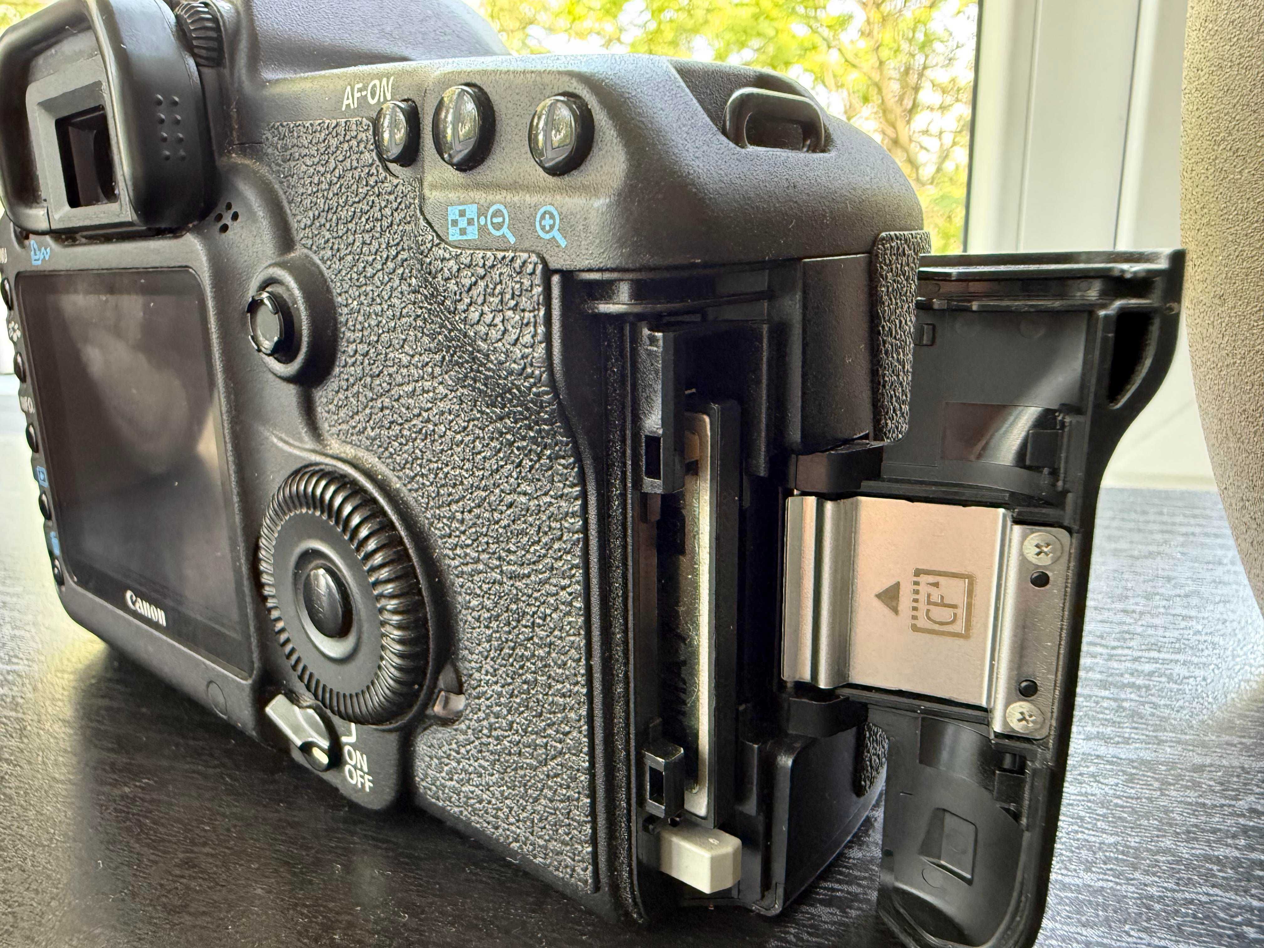 Camera foto DSLR Canon 5D Mark II – Full Frame