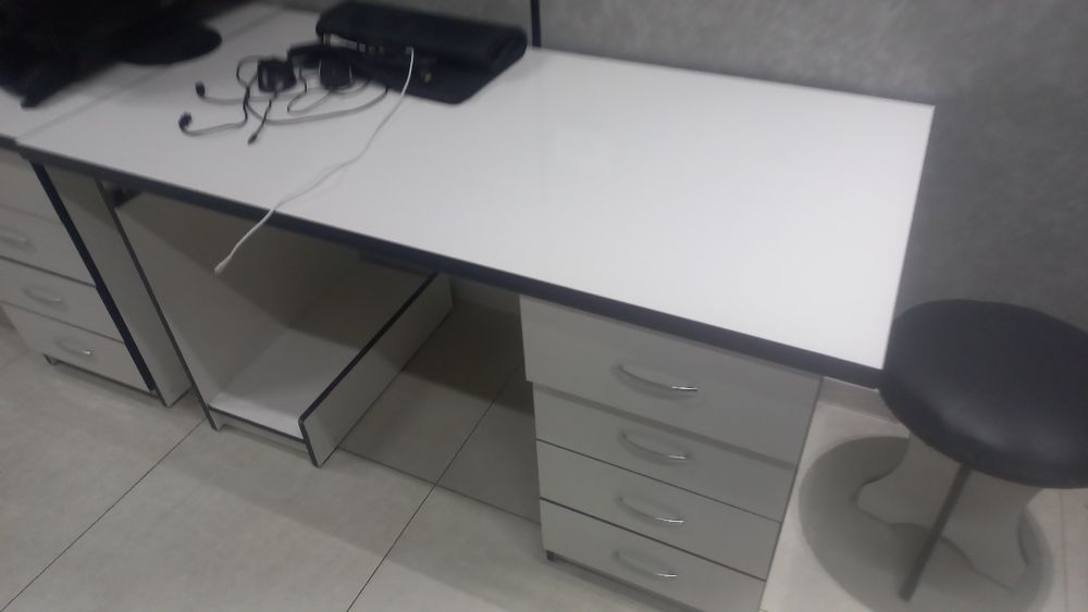 Продам стол для компьютера