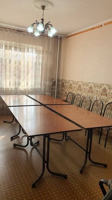 Продам мебель 4 стола и 12 стульев