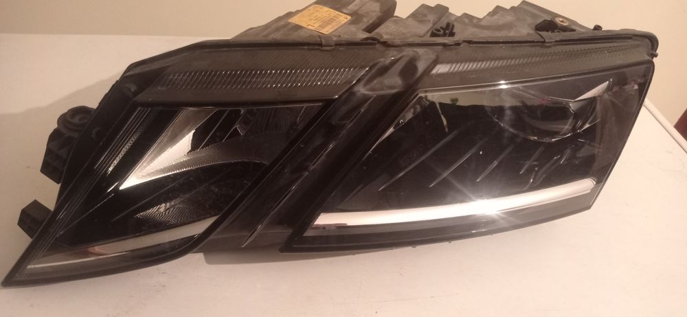 Far stânga Skoda Octavia III facelift