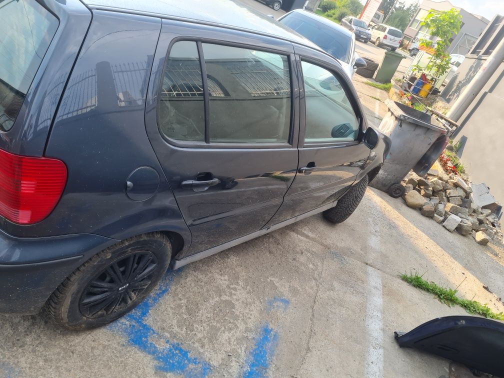 Dezmembrez Vw Polo an 2000 1.4 benzina