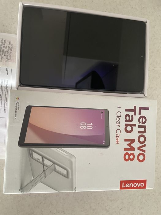 Таблет Lenovo M8
