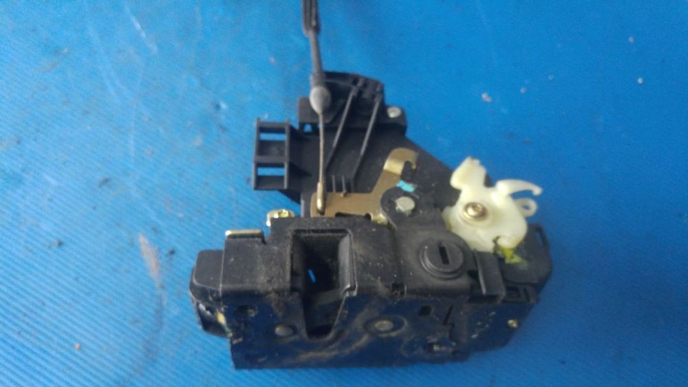 broasca usa dreapta spate vw golf 4 3b4838016