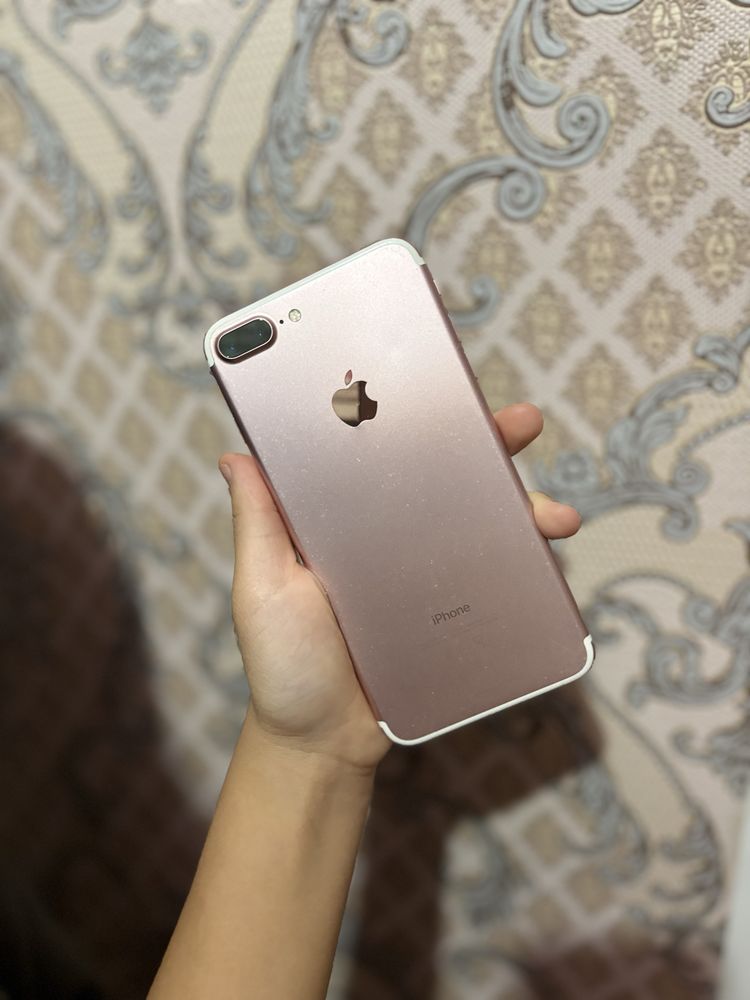 Продается Айфон 7+