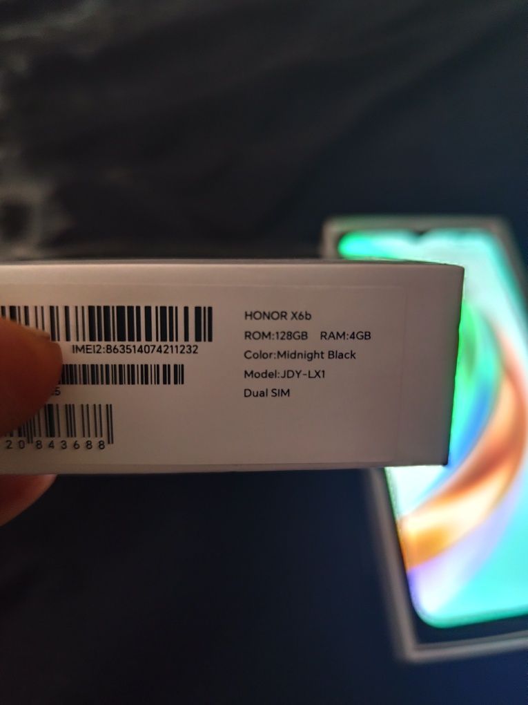 Продавам телефон HONOR x6b
