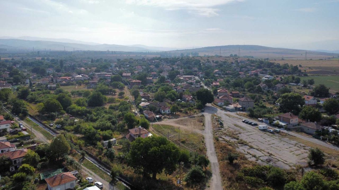 Продава се Парцел в Радомир - 1100 кв.м за 28 €/кв.м - Снимка #4