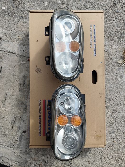 Фарове Golf 4 BOSCH R32 оригинален ксенон.