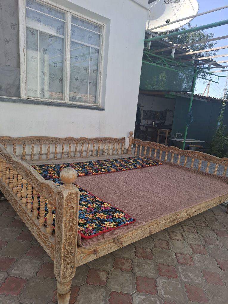 Judayam yaxshi holatdagi hovli uchun kravat sotiladi