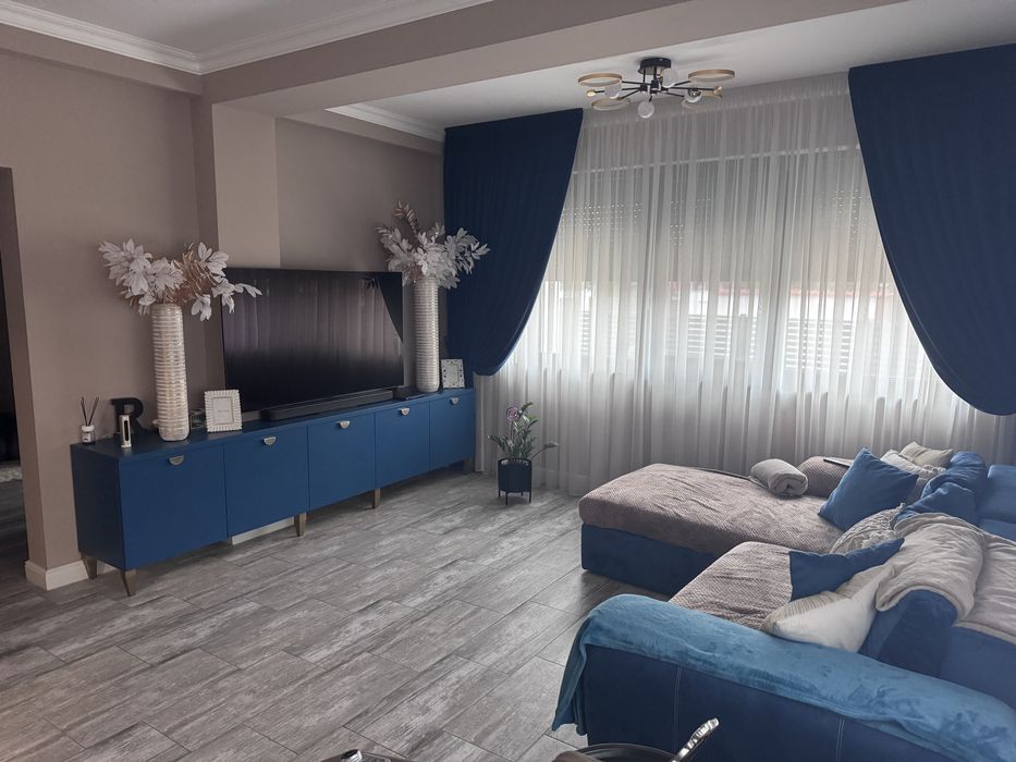 Casa de vanzare zona complex Bariera Traian.