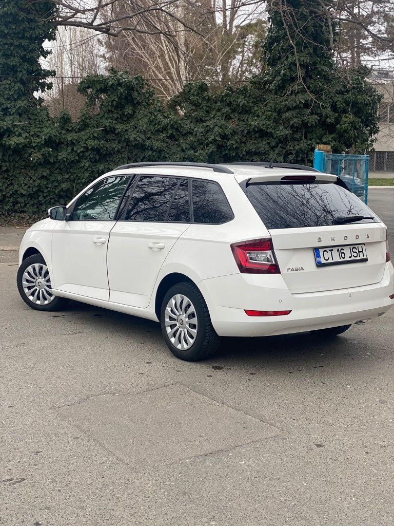 Vând skoda fabia