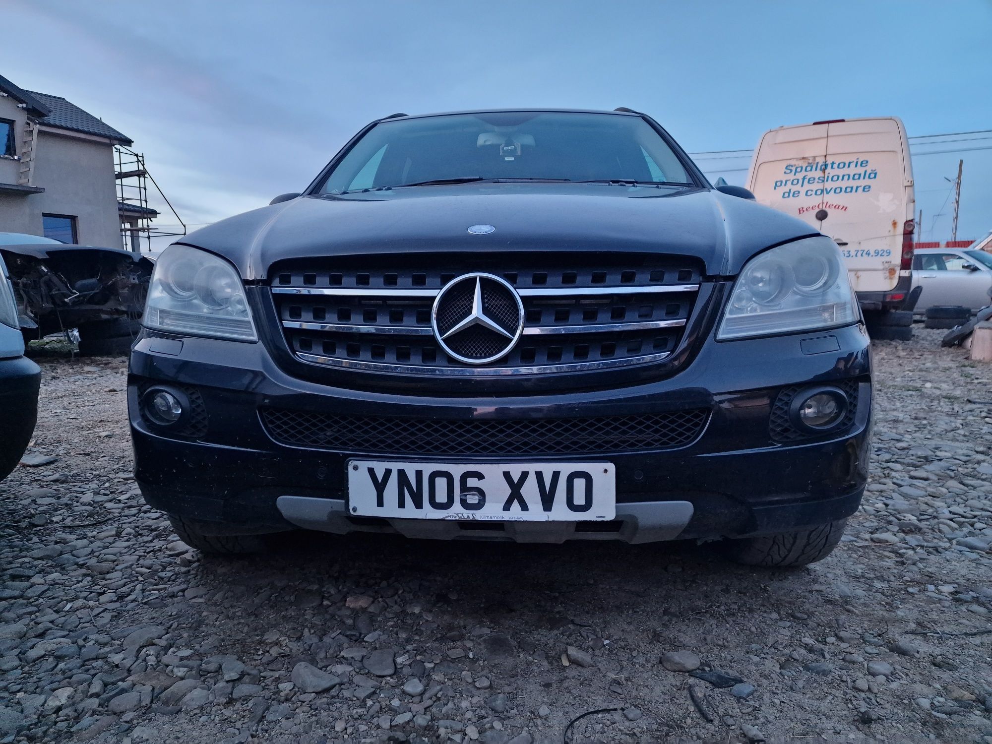 Bară față capota tragher far grila mercedes ml w164