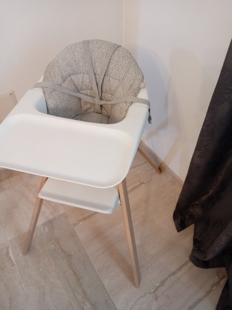 Scaun de masa stokke