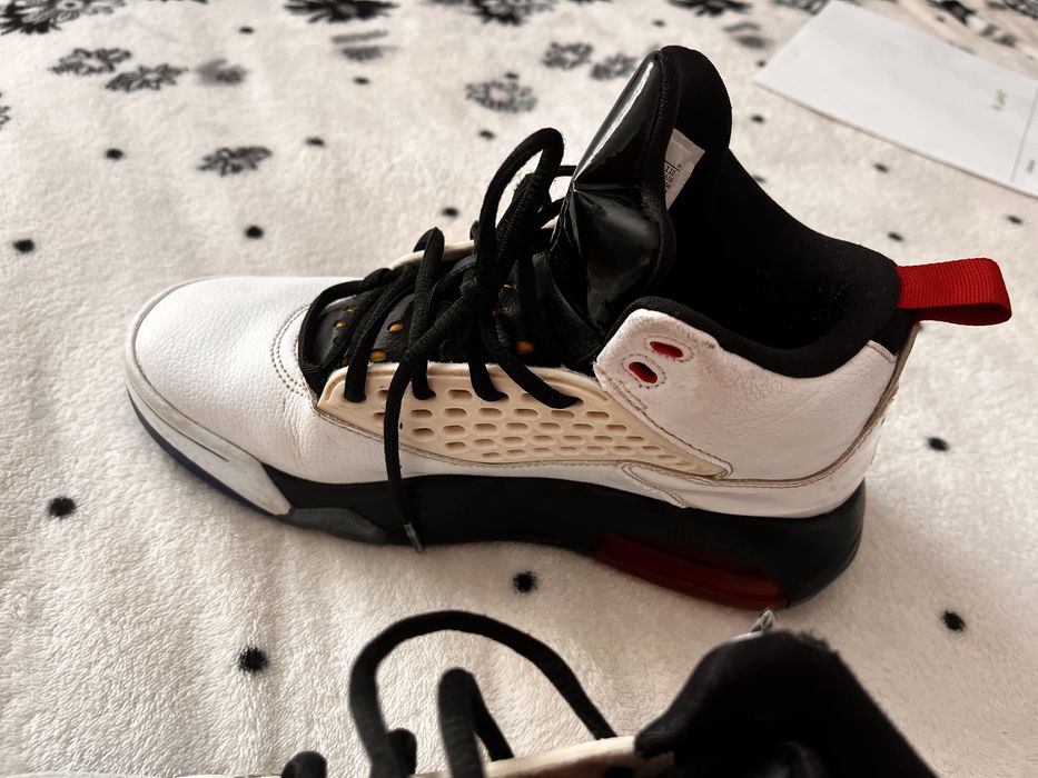 Adidasi jordan marimea 39