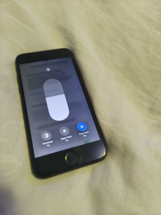 iPhone SE 2 64 GB iOS 26