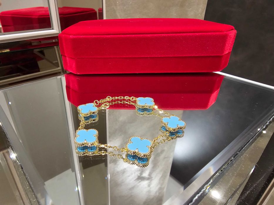 Van Cleef & Arpels VCA Gold Turquoise 5 Motif Alhambra Дамска Гривна
