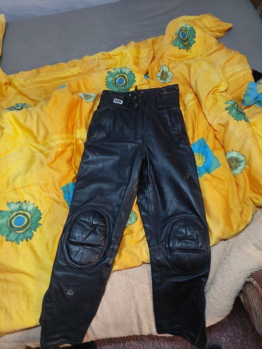 Vând pantaloni moto