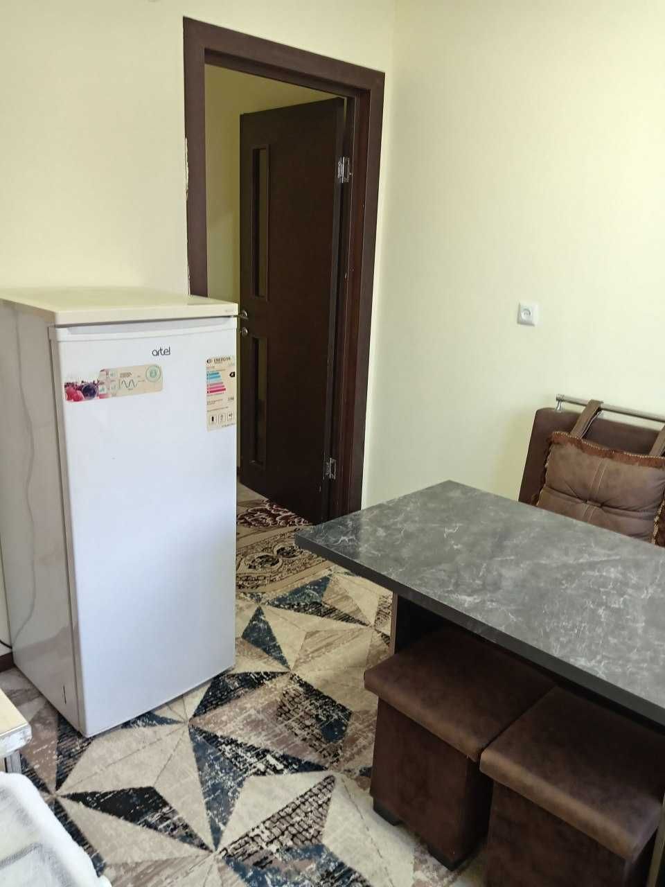 Янги домдан 2 хонали квартира сотилади 57-кв.м  7 микрн