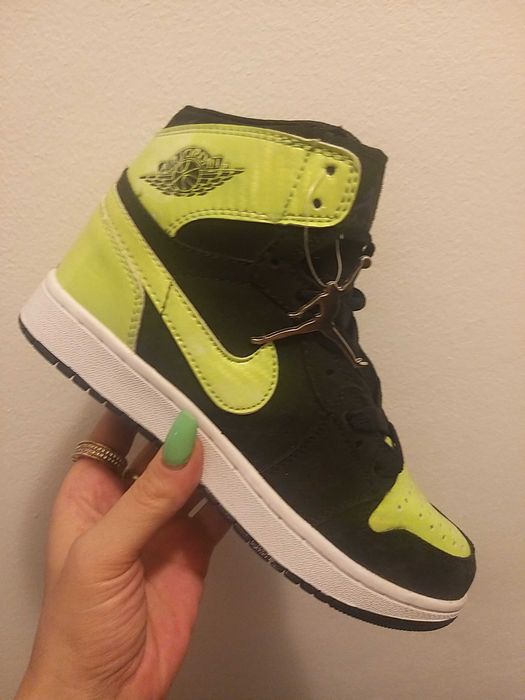 Adidasi Jordan marimea 37