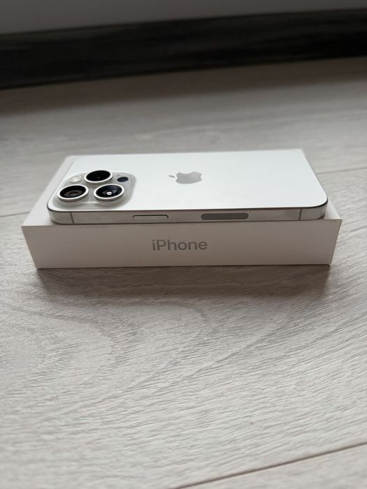 iphone 15 pro WHITE TITANIUM 512 GB