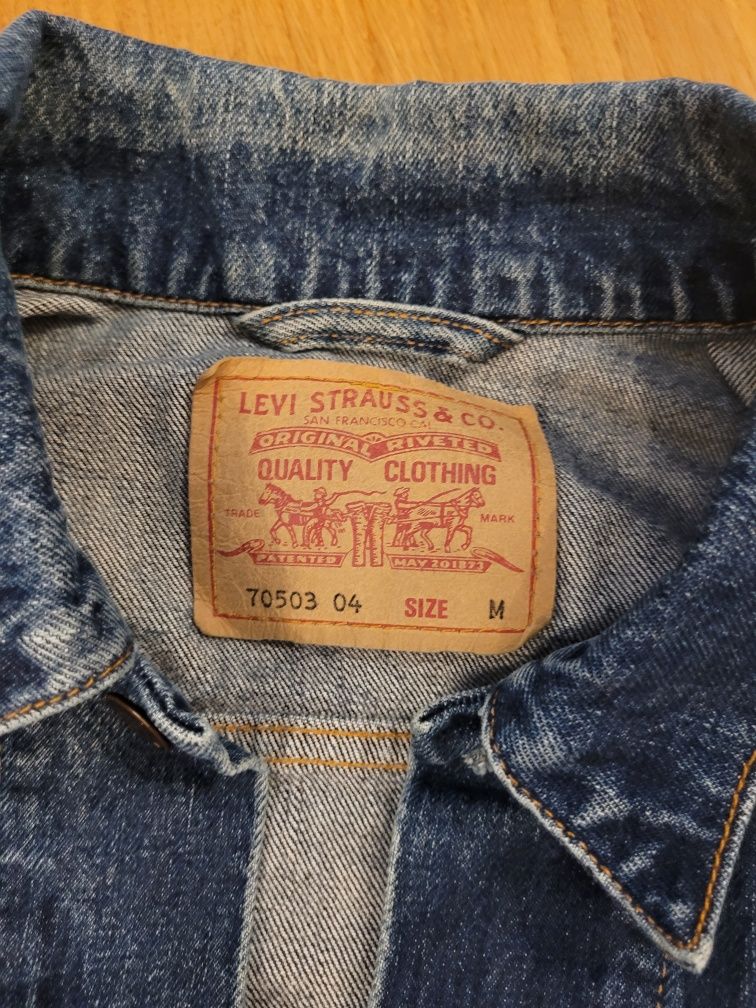 Vând geaca barbati Levi's denim mărime M