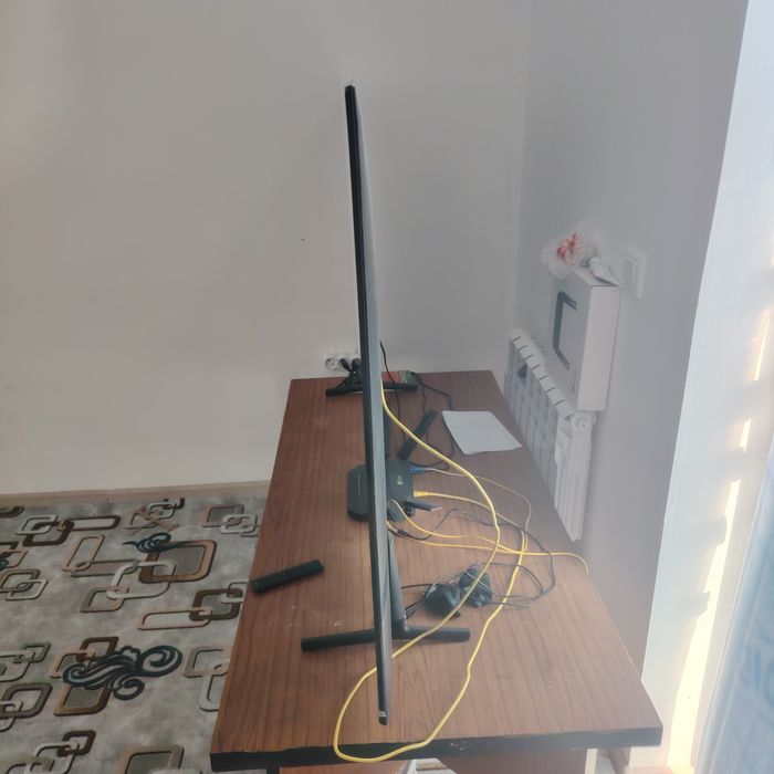 Самсунг 65талик идеал холатда хатто брониплёнкаси олинмаган экрандан