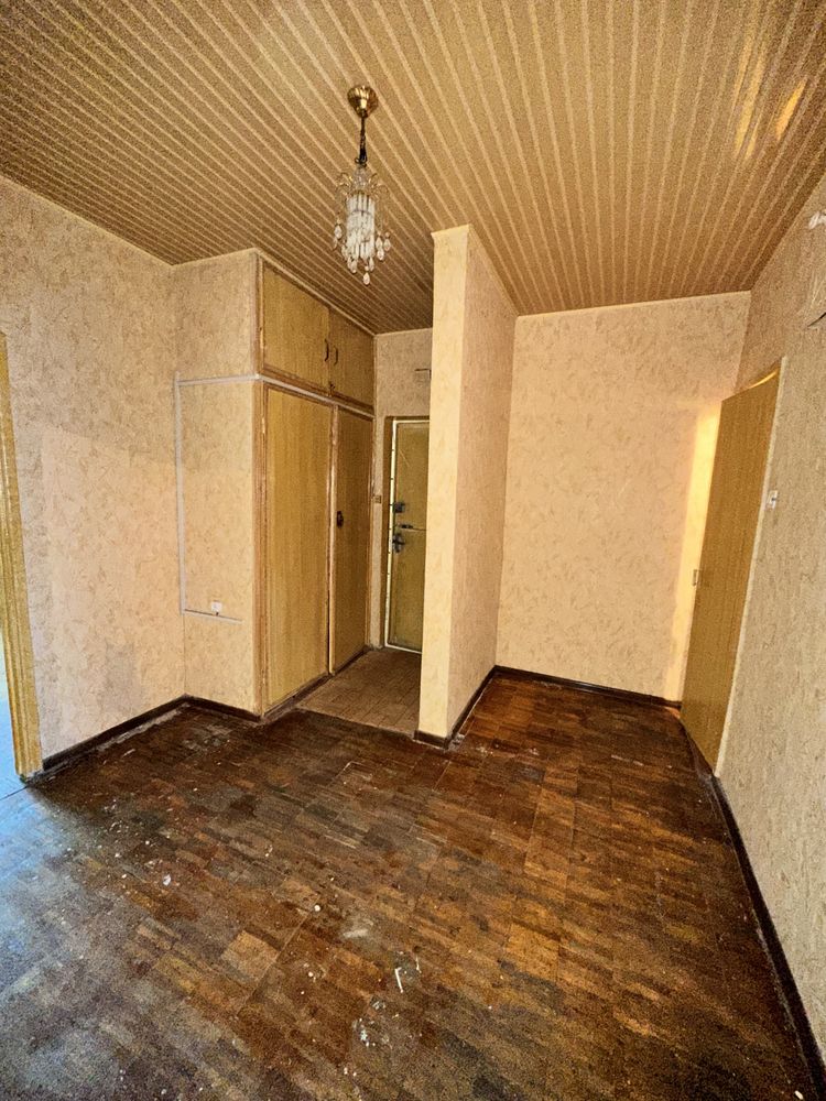 Продаётся 2х комнатная квартира на Карасу-1 с квадратным коридором