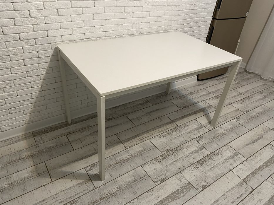 Кухонный стол