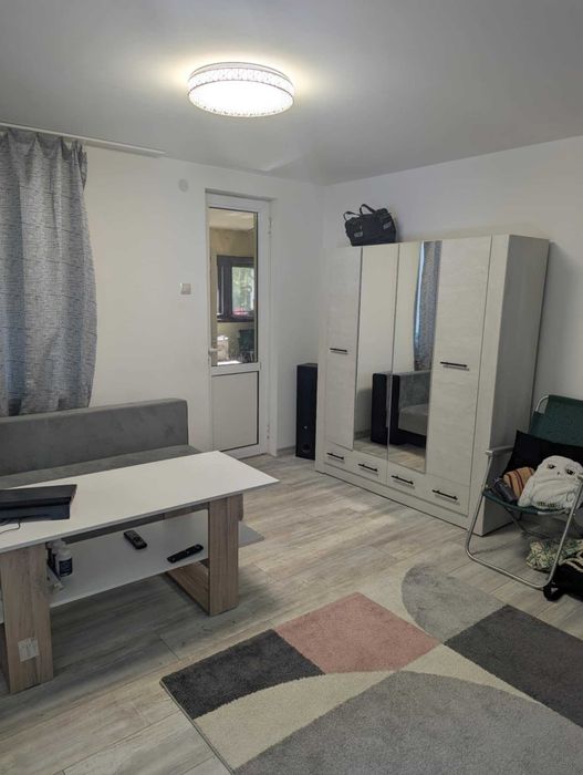 Продавам къща до сп. Марек