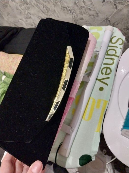 Срочно клатч вечерний черный