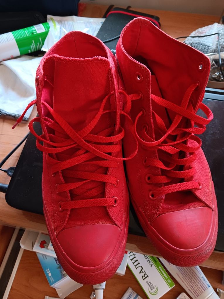 Converse кецове червени
