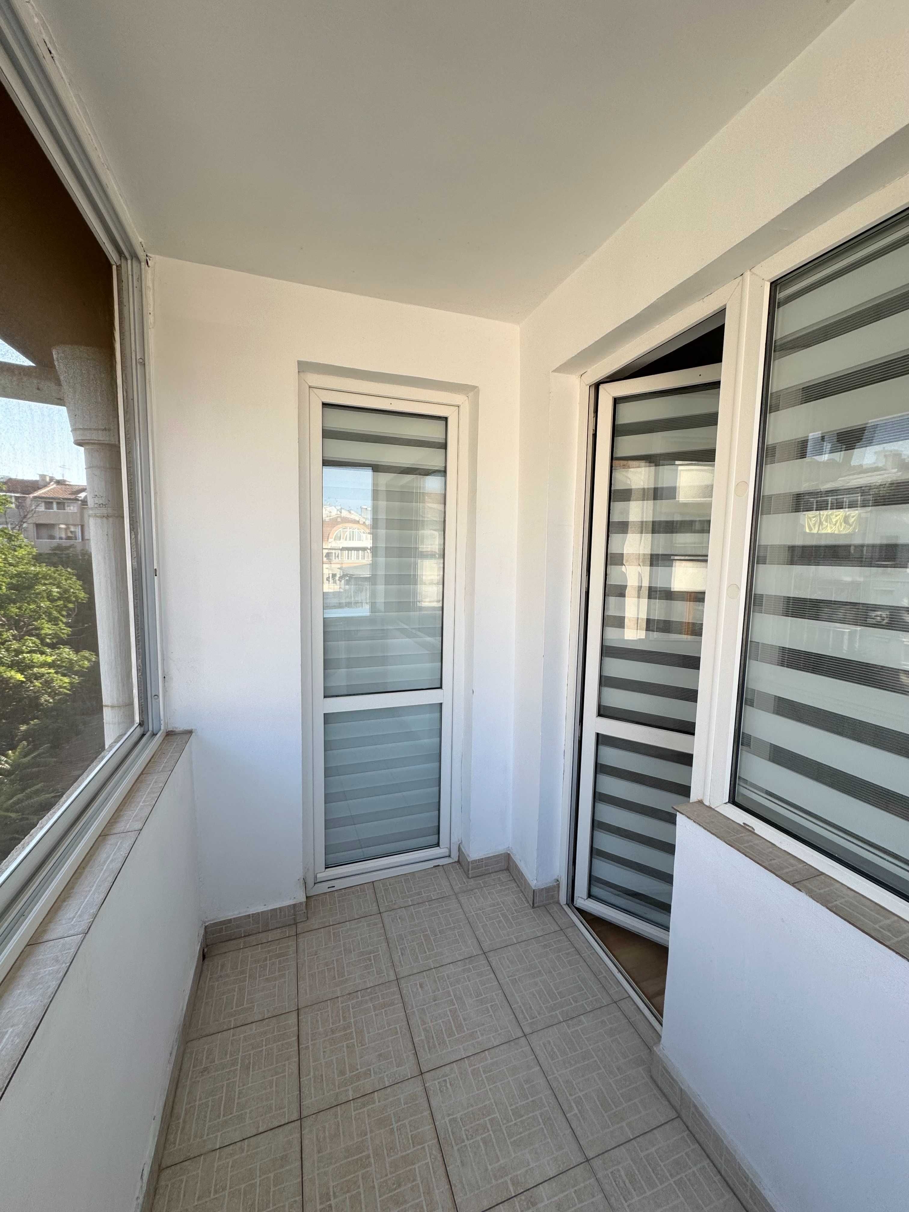 Продава се 3-стаен апартамент - 71 кв.м, кв. Възраждане, Бургас