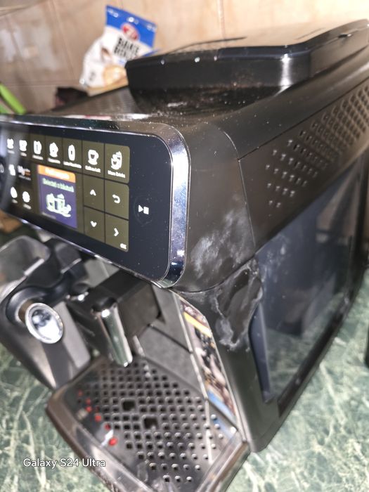 Vând espressor Philips seria 4300,latte go
