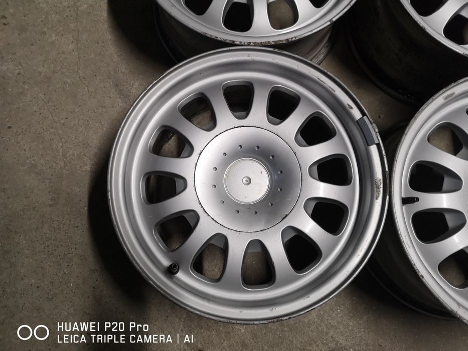 Продавам 4 бр Алуминиеви джанти за БМВ 5x120 15* 7 J *ЕТ 20*ц.о 74.1