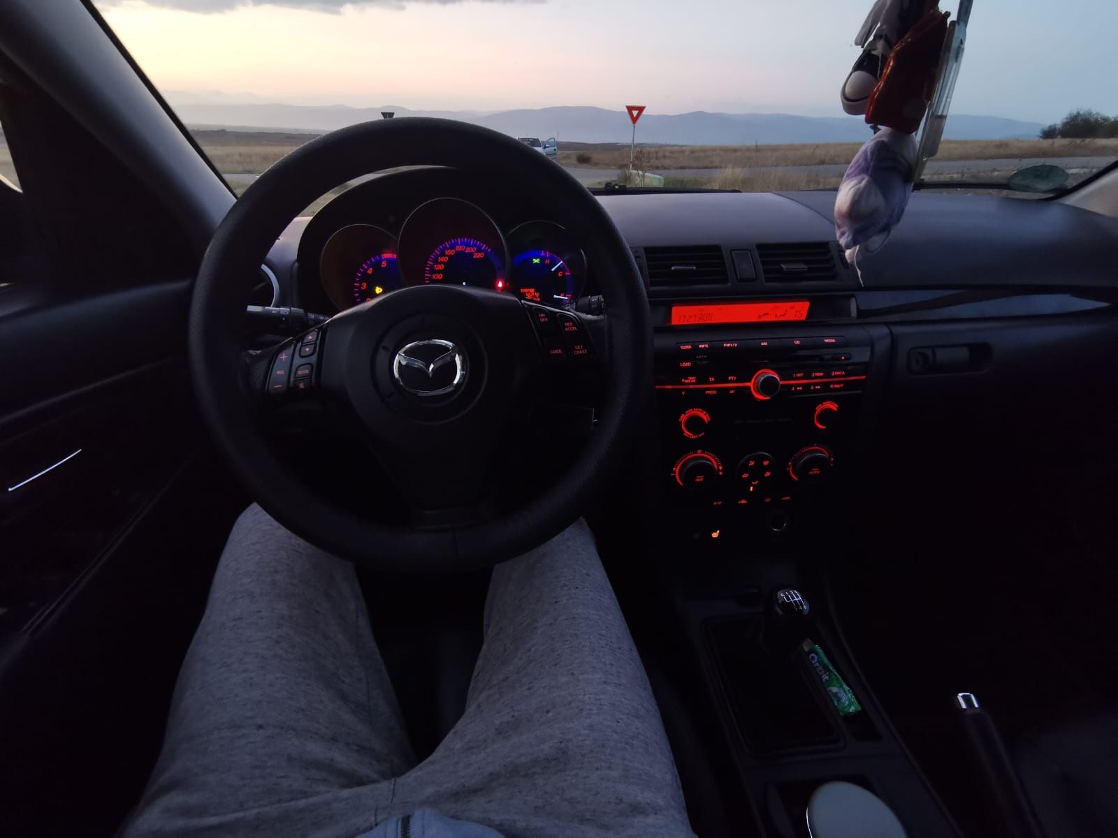 Mazda 3 2.0 diesel 165 cai