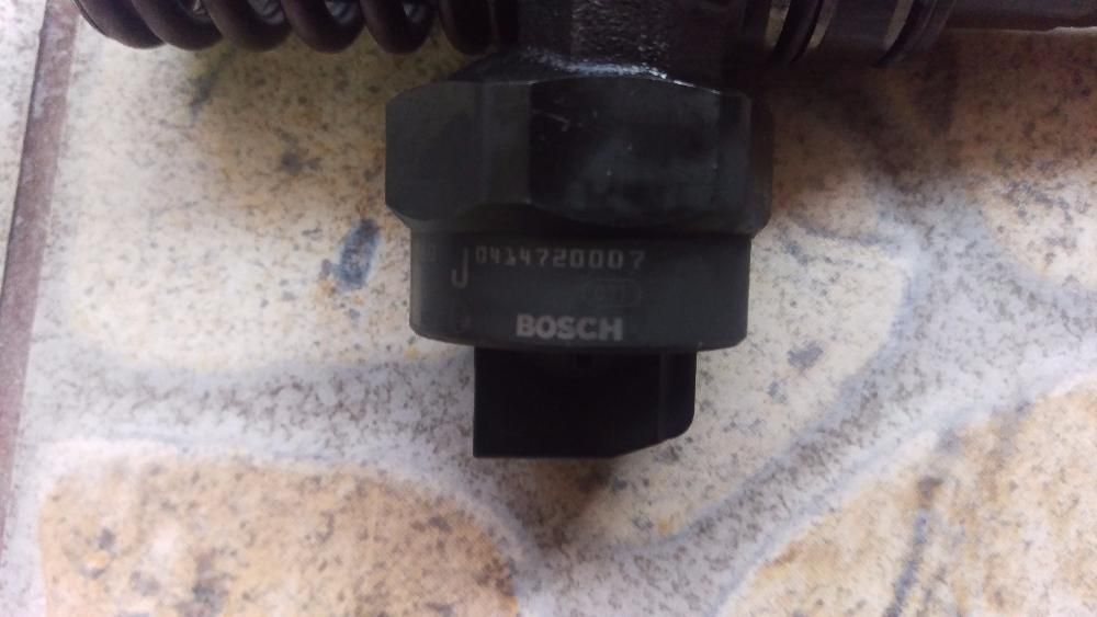 Injectoare 1.9diesel/116cp,VW Passat B6 Bosch.Pretul este per bucata.