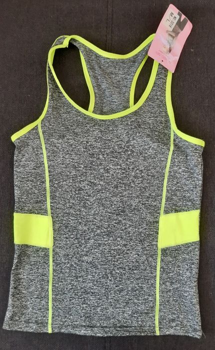 Tricou sport ,mărimea M-L