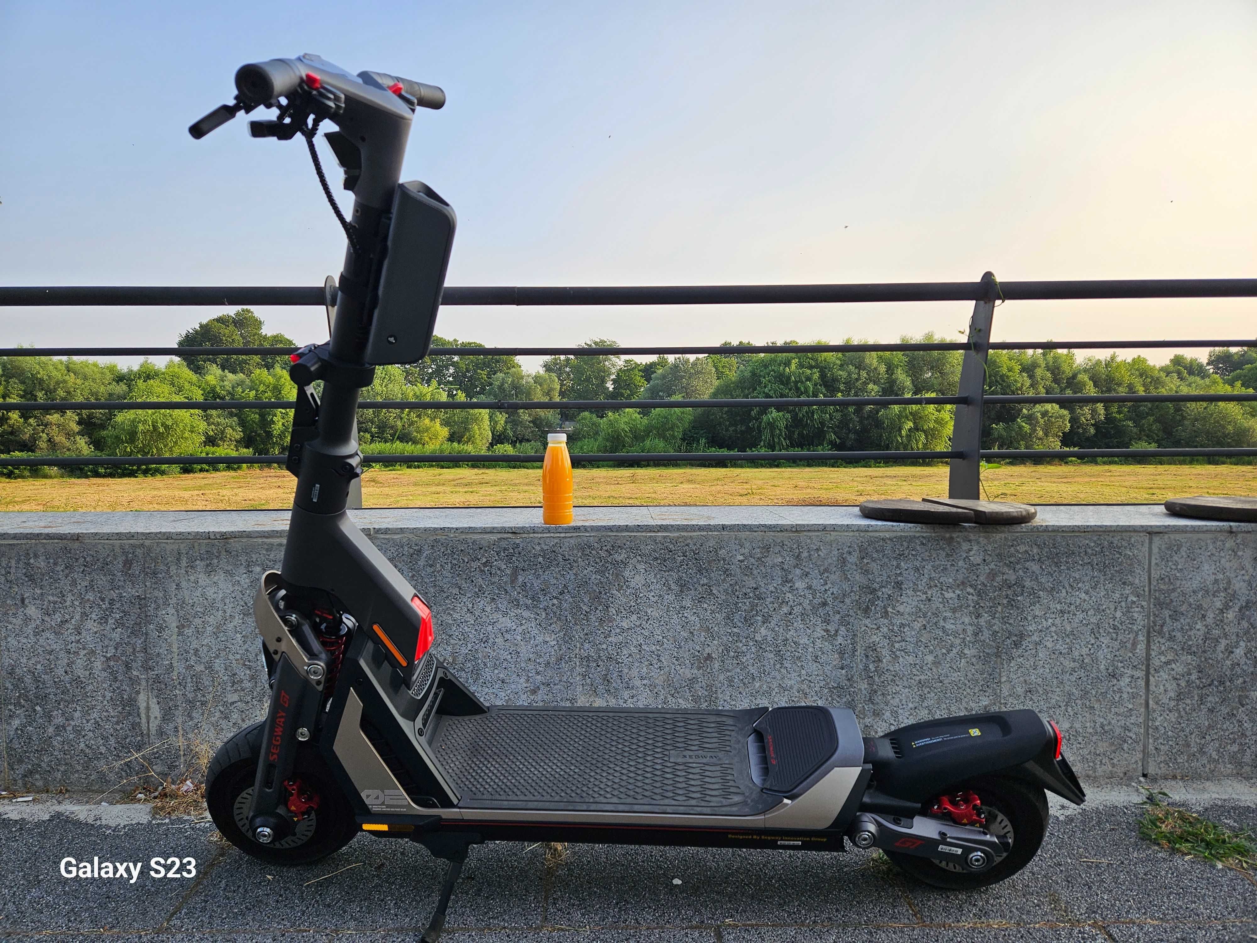 Електрическа тротинетка (Скутер) Segway Ninebot GT2 P