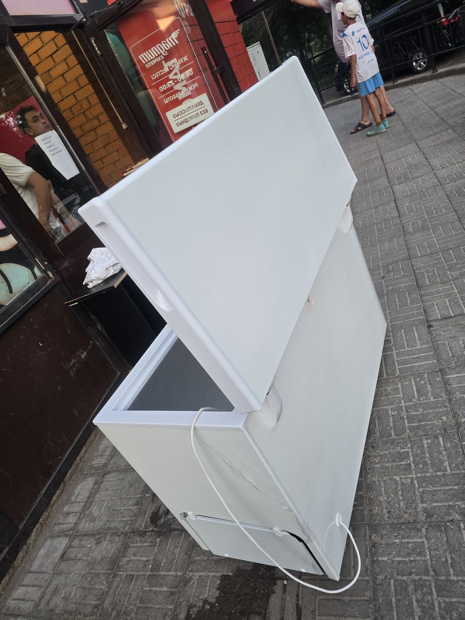Продам морозилку