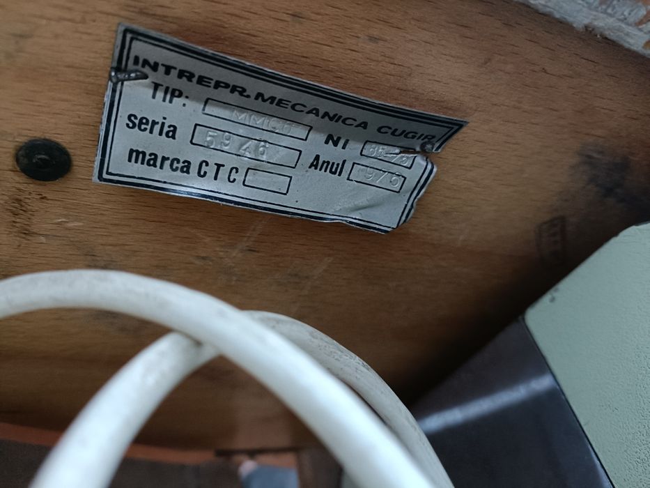 masina de cusut "Veronica"