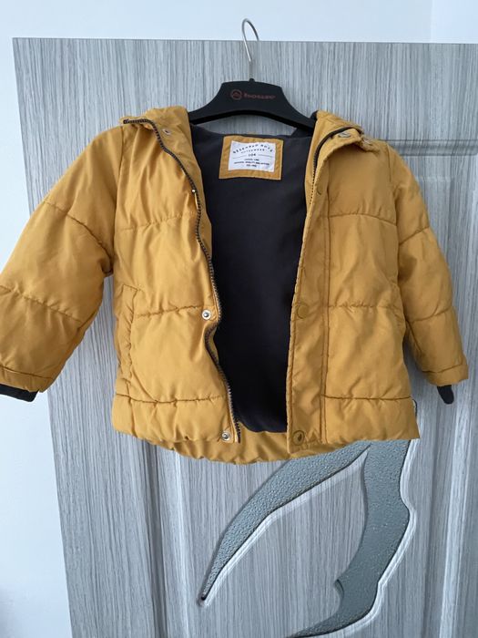 Geaca baieti . Este app noua