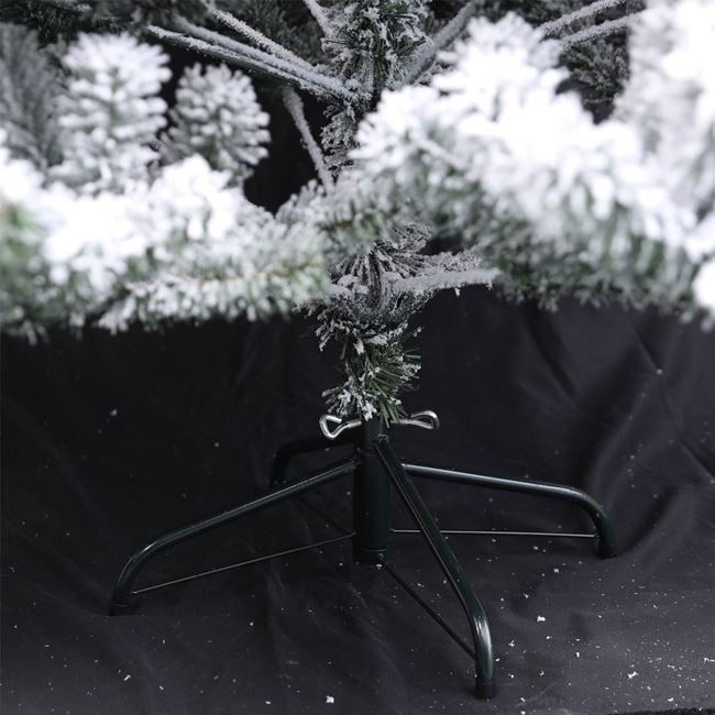 Коледна елха, в зелен цвят, със заснежена корона, с 1049 клона- 210cm