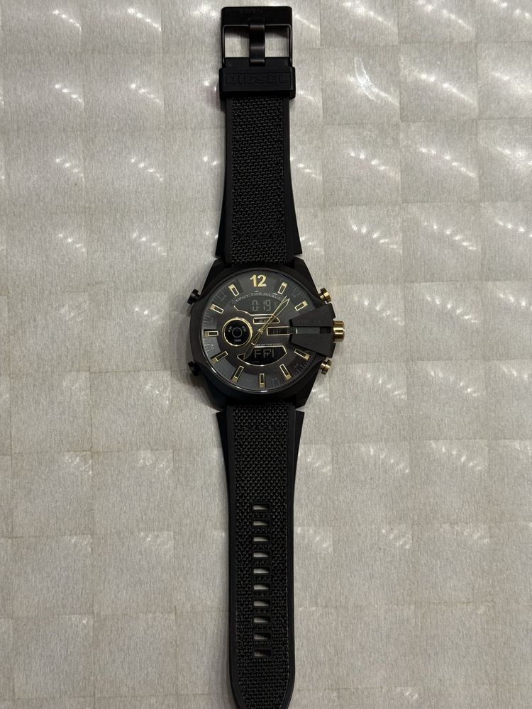 Diesel Mega Chief модел DZ‑4552 (“Mega Chief analog‑digital black”).