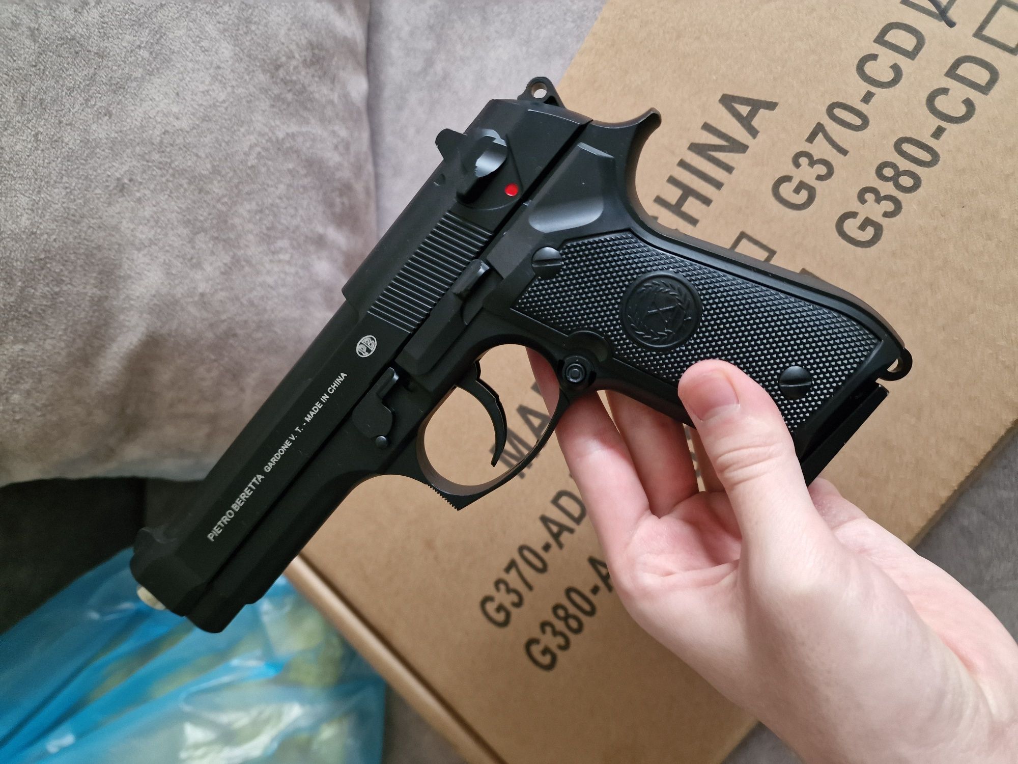 Не настоящий игрушечный пистолет(18+)